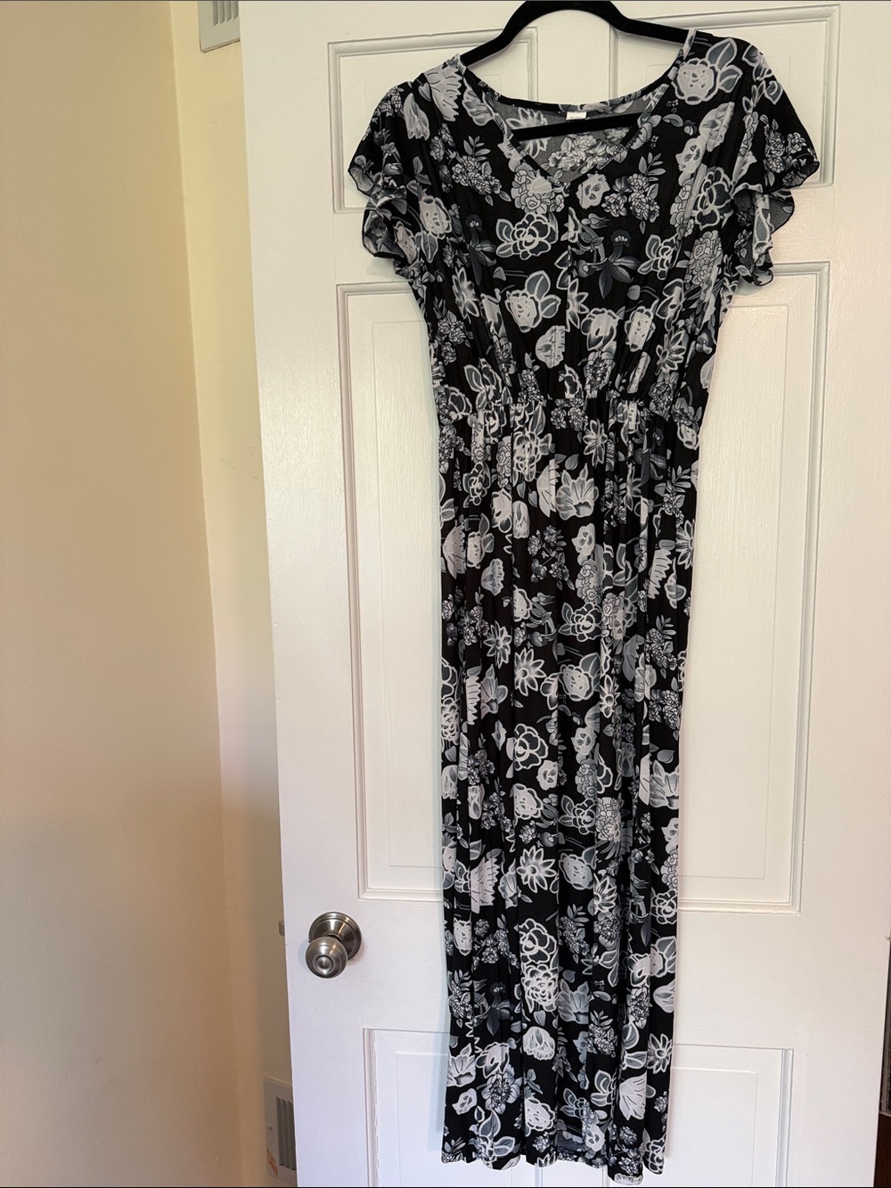 Women’s Black & White Floral Maxi Dress